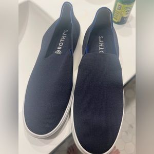 Navy blue Rothy’s